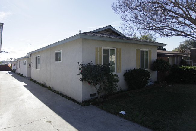 713-719 W D St in Ontario, CA - Building Photo - Building Photo