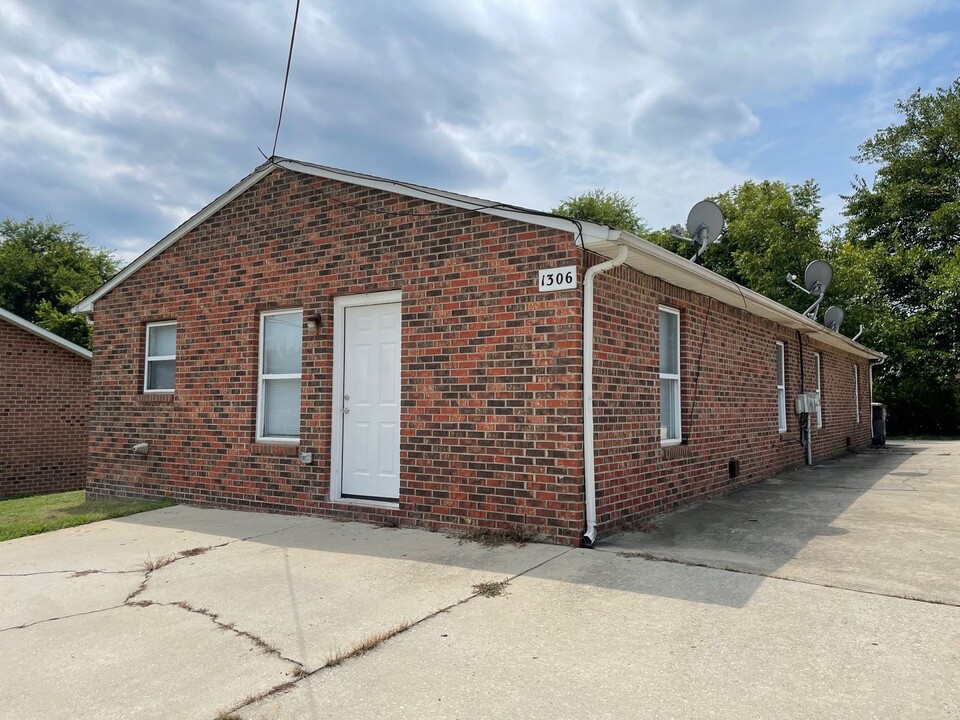 1306 Bencini Pl in High Point, NC - Building Photo