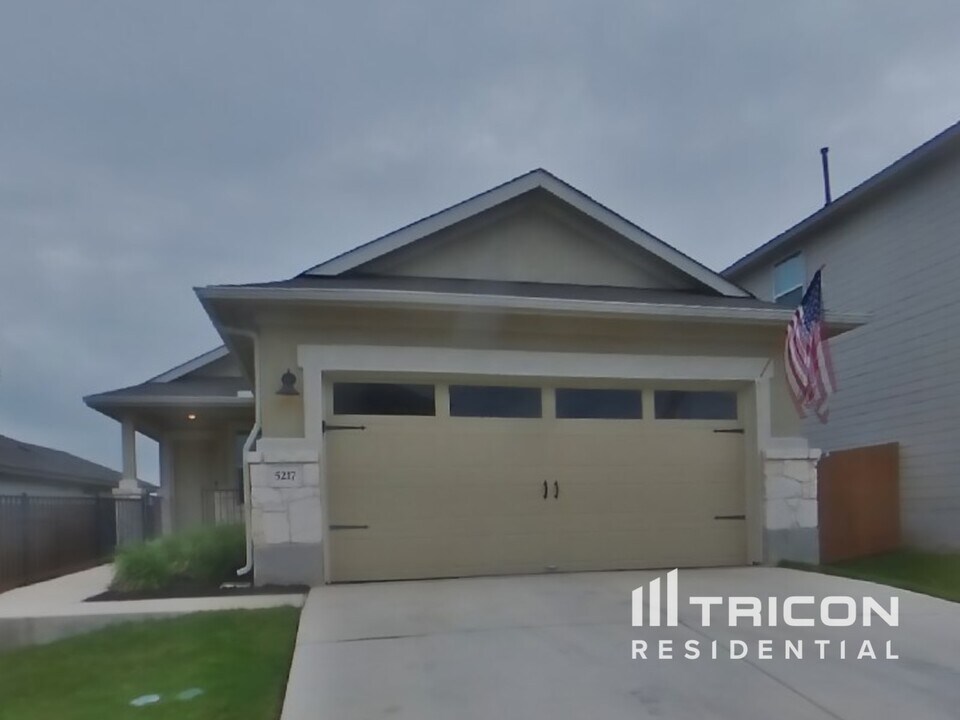 5217 Saddle Clb Dr in Georgetown, TX - Building Photo