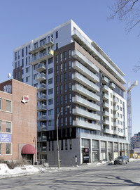 4975-5001 Jean-Talon O in Montréal, QC - Building Photo - Building Photo