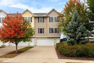 320 E 29th St in Davenport, IA - Building Photo