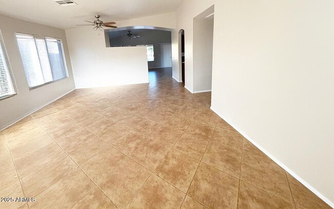 16324 N 151st Ln in Surprise, AZ - Foto de edificio - Building Photo