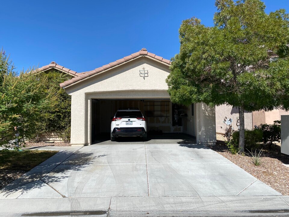 583 Del Giorno St in Las Vegas, NV - Building Photo