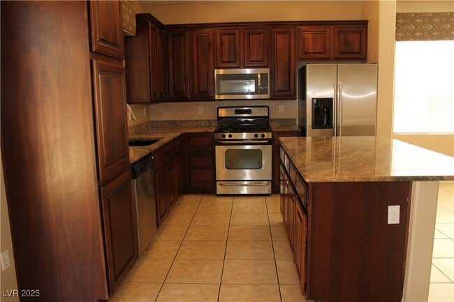 10410 Timber Star Ln in Las Vegas, NV - Building Photo - Building Photo