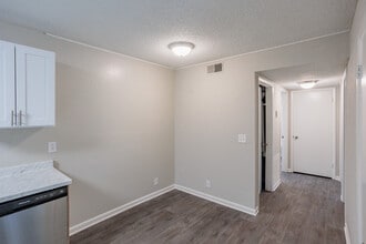 Kingwood in Murfreesboro, TN - Foto de edificio - Interior Photo