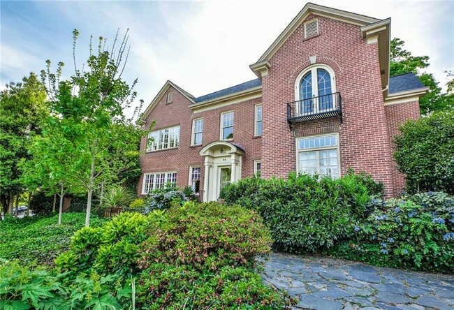 property at 60 Inman Cir NE