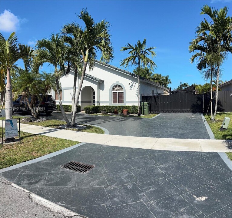 709 SE 13th Terrace in Homestead, FL - Building Photo