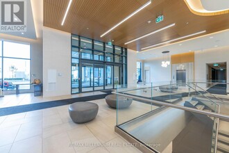 8960 Jane St in Vaughan, ON - Building Photo - Building Photo