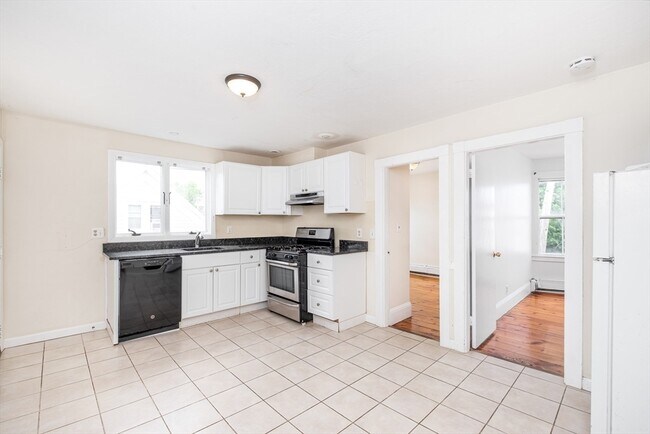 14 Kilby St, Unit 2R