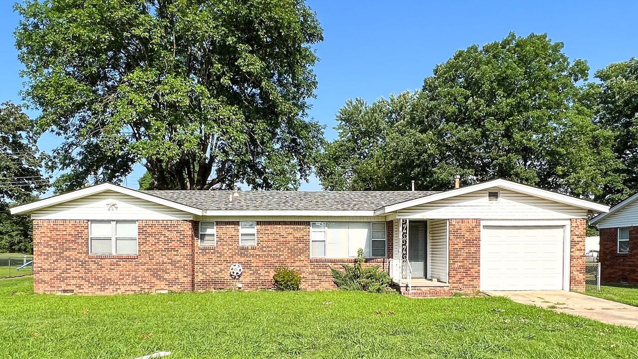 7412 Cypress Ave in Fort Smith, AR - Building Photo