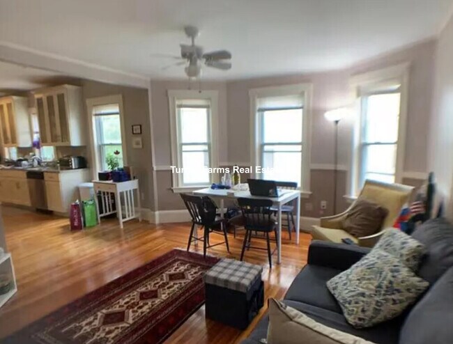 24 Greenleaf Ave, Unit 1