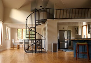 1368 Farnham Rd in Ojai, CA - Building Photo - Building Photo