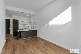 610 Myrtle Ave in Brooklyn, NY - Building Photo - Building Photo