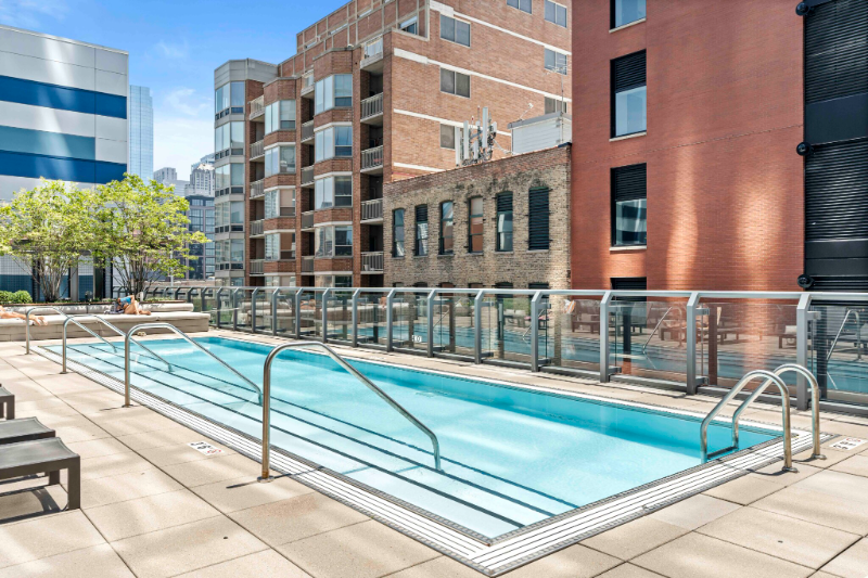 799 W Couch Pl-Unit -0 in Chicago, IL - Foto de edificio