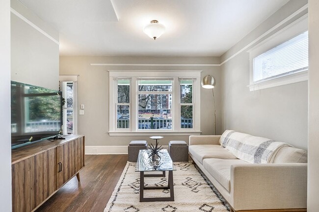 property at 5324 N Maryland Ave