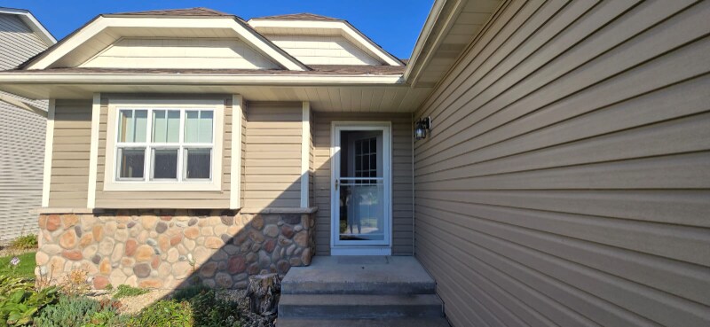 7818 Century Trl in Lino Lakes, MN - Building Photo