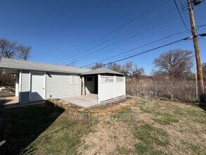 8015 Aline Ave in Berkeley, MO - Building Photo - Building Photo