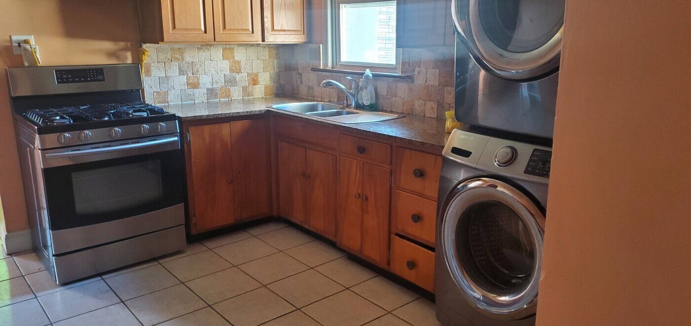 31 Thurman St in Yonkers, NY - Building Photo