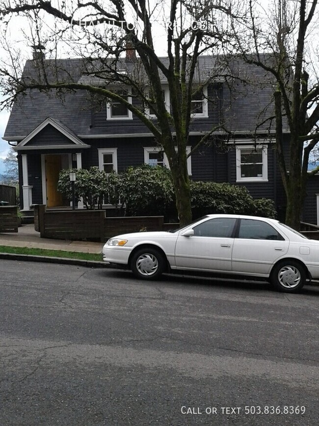 4322 SW Hamilton Terrace in Portland, OR - Building Photo - Building Photo