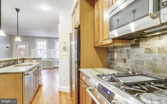 2031 37th St NW in Washington, DC - Building Photo