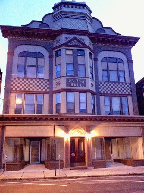 106 W Ridge St in Lansford, PA - Building Photo