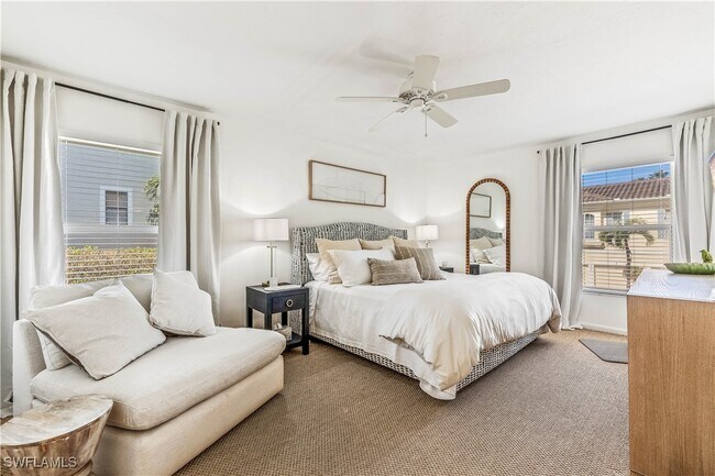 282 4th St S in Naples, FL - Building Photo - Building Photo