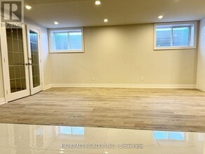 2 Barker Ct in Markham, ON - Building Photo - Building Photo