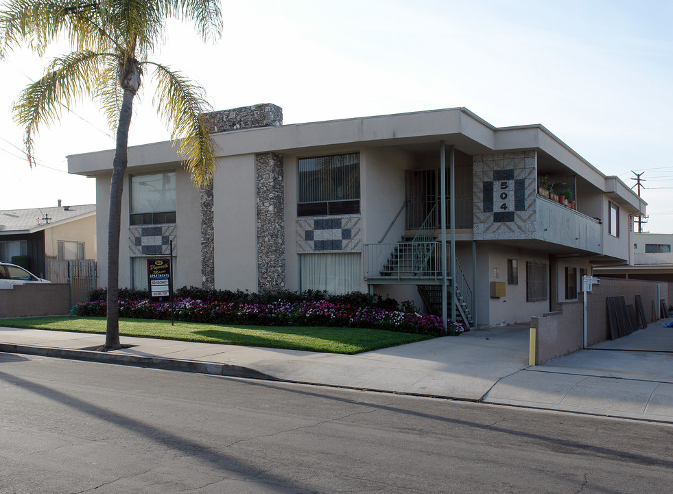 504 W Plymouth St in Inglewood, CA - Building Photo