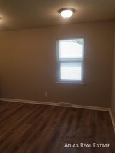 14830 E Nickell Ave in Independence, MO - Building Photo - Building Photo
