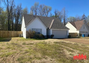 4355 Annie Mae Cove in Millington, TN - Building Photo - Building Photo