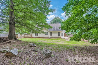 210 Pebble Creek Dr in Mcdonough, GA - Foto de edificio - Building Photo