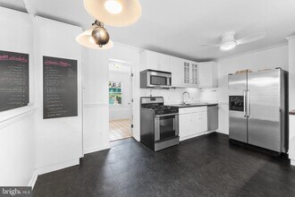 10628 S Dunmoor Dr in Silver Spring, MD - Building Photo - Building Photo