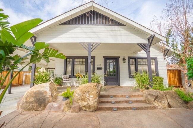 542 Adams Ave in Los Banos, CA - Building Photo - Building Photo