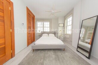 820 Ocean Dr in Miami Beach, FL - Building Photo - Building Photo