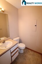 2105 N 32nd St in Lincoln, NE - Building Photo - Building Photo