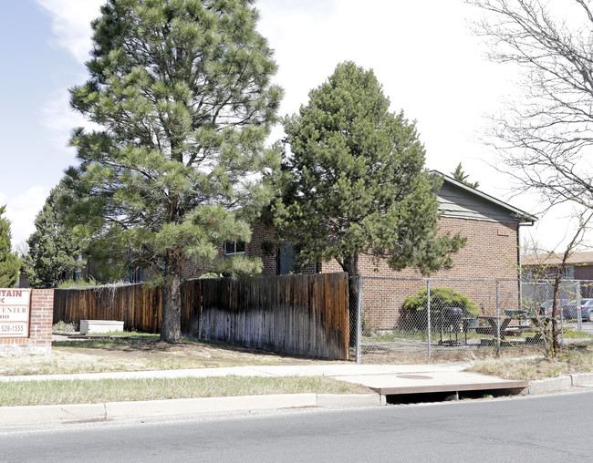 The Irish Spring in Colorado Springs, CO - Foto de edificio - Building Photo