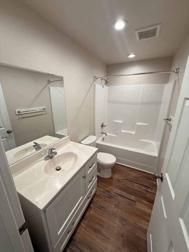 1102 Kane St in Klamath Falls, OR - Building Photo - Building Photo