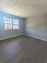 2 Karen Cir, Unit 17 in Billerica, MA - Building Photo - Building Photo