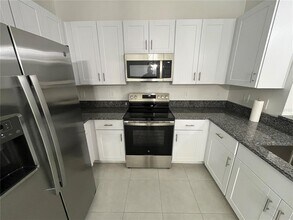 9267 Bonita Mar Dr in Parrish, FL - Building Photo - Building Photo