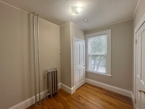 795 Cambridge St, Unit 2 in Cambridge, MA - Foto de edificio - Building Photo