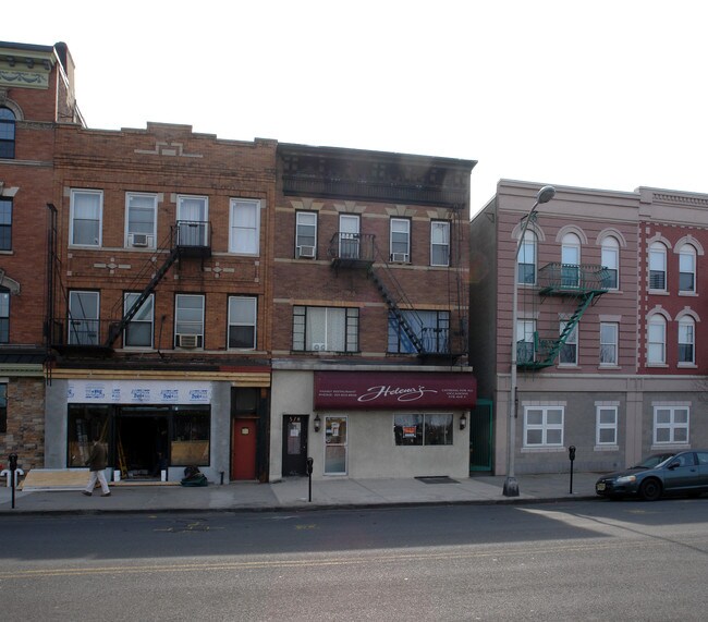 578 Avenue C in Bayonne, NJ - Building Photo - Building Photo