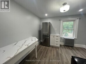611 Talbot St in London, ON - Building Photo - Building Photo