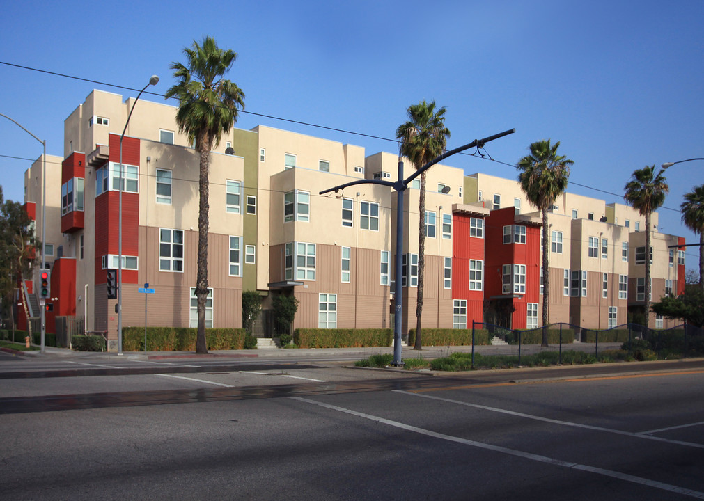 Olive Court Condominiums in Long Beach, CA - Building Photo