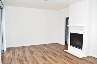 12567 Ruette Alliante in San Diego, CA - Building Photo - Building Photo