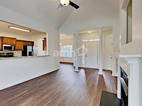 563 Summit Way in Mount Juliet, TN - Foto de edificio - Building Photo