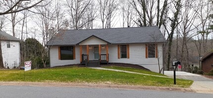 811 Moonlit Ln NW in Acworth, GA - Building Photo - Building Photo