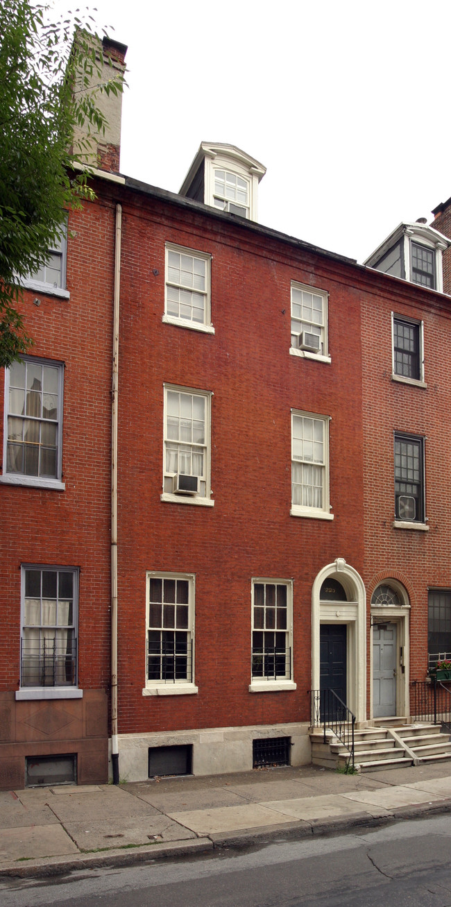 1225 Spruce St in Philadelphia, PA - Foto de edificio - Building Photo