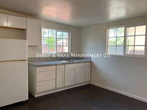 2360 Golden Ave in Long Beach, CA - Building Photo - Building Photo
