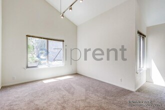 1936 Lake View Pl in Martinez, CA - Foto de edificio - Building Photo