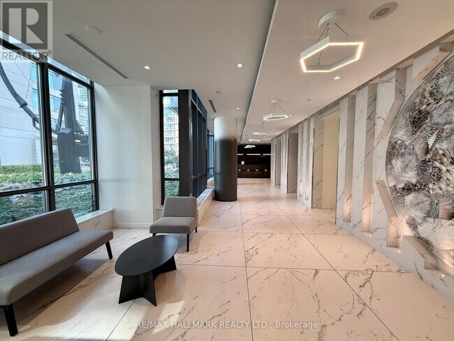 11 Brunel Ct in Toronto, ON - Building Photo - Building Photo